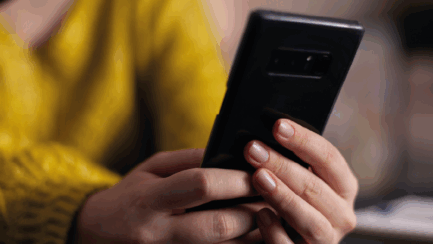 Arnaques SMS « DHL »